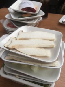 Best Beef Sukhumvit 野菜ときのこの盛り合わせ（フィルム付きプレート）