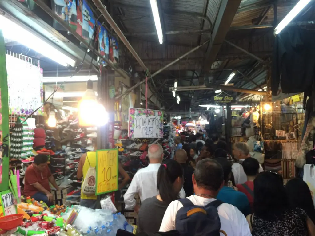 mochit,jatujakpark,チャトゥチャックパーク,モーチット,東南アジア,市場,タラート,ตลาดนัด จัตุจักร,Jatujak Weekend Market,タイ,バンコク,観光地,観光,チャトゥチャックウィークエンドマーケット,チャトゥチャック,ジャトゥジャック,マーケット,市場,お土産,アジアン雑貨,アパレル,古着,行き方,説明,タクシー,タイ語
