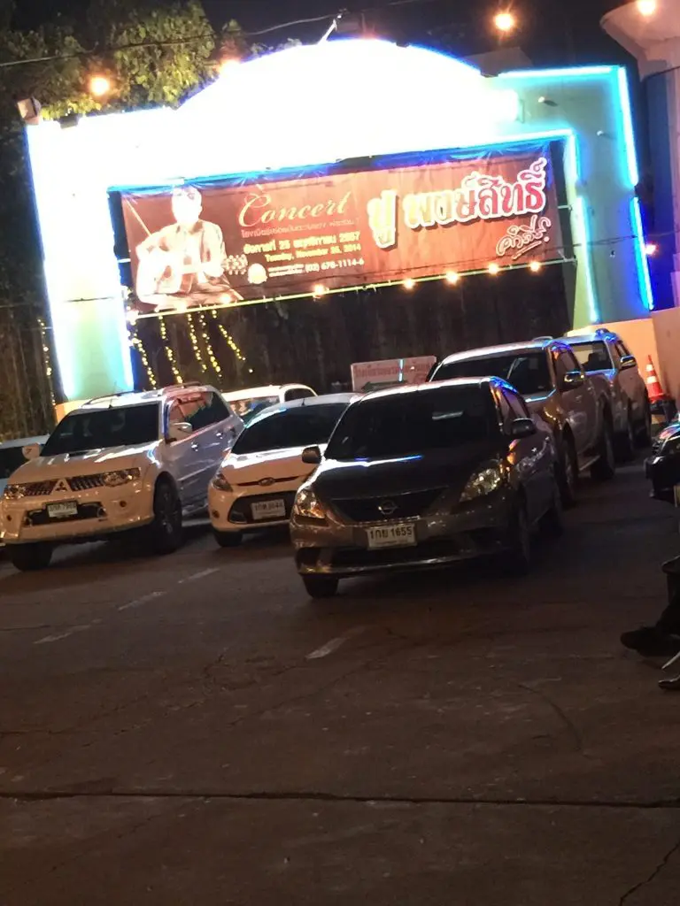 Tawandang German Brewery,タワンデーン・ジャーマン・ブリュワリー,タイ,バンコク,ビアガーデン,ビアホール,ショー,エンターテイメント,おすすめ,おいしい,楽しい,ディスコ,ラマ3,チャオプラヤー