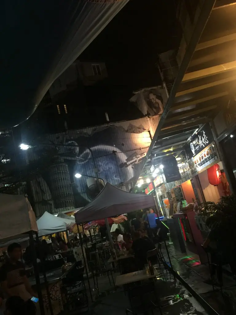W Market,バンコク,おすすめ,ビアガーデン,プラカノン,プラカノン広場,おいしい,ビアホール,屋外,レストラン,スクンビット,W District