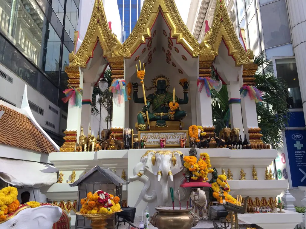 おすすめ,有名,ご利益タイ,バンコク,旅行,パワースポット,ビジネス,厄除け,アマリンプラザ,インドラ,ターウ・アマリン,タンブン