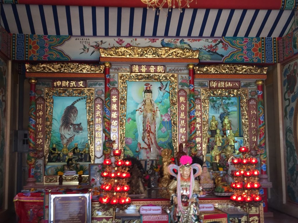 Wat Saman Rattanaram,ワット・サマン・ラタナラム,ワットサマン,ピンクガネーシャ,神様,パワースポット,関聖帝君,観音菩薩,ブラフマー,ゴールデンロック