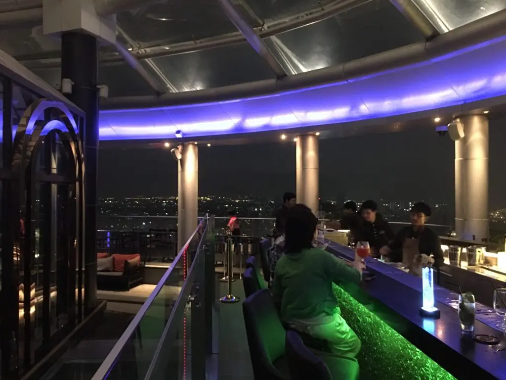 タイ,バンコク,バー,ルーフトップバー,プラカノン,Rooftop Bar,Cielo Sky Bar & Restaurant,シエロ スカイ バー&レストラン,屋上,スクンビット,行き方,住所