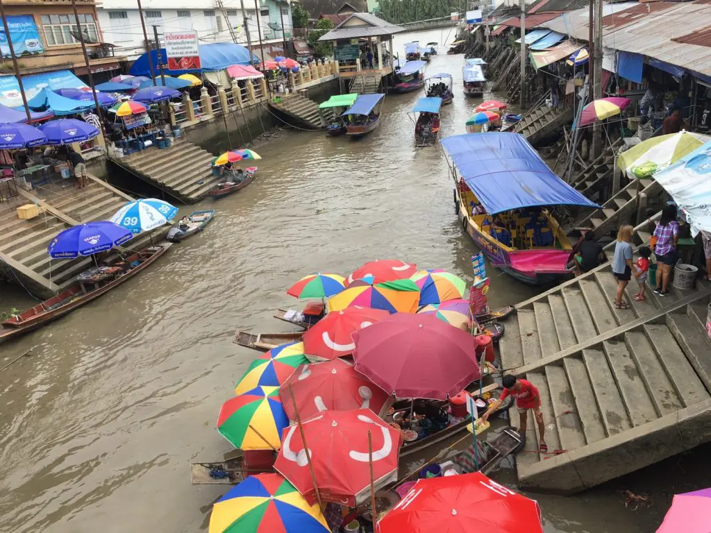アンパワー水上マーケット,Amphawa Floating Market,ตลาดน้ำอัมพวา,タイ,バンコク,旅行,観光,スポット,水上マーケット,市場,ローカル市場,行き方,説明