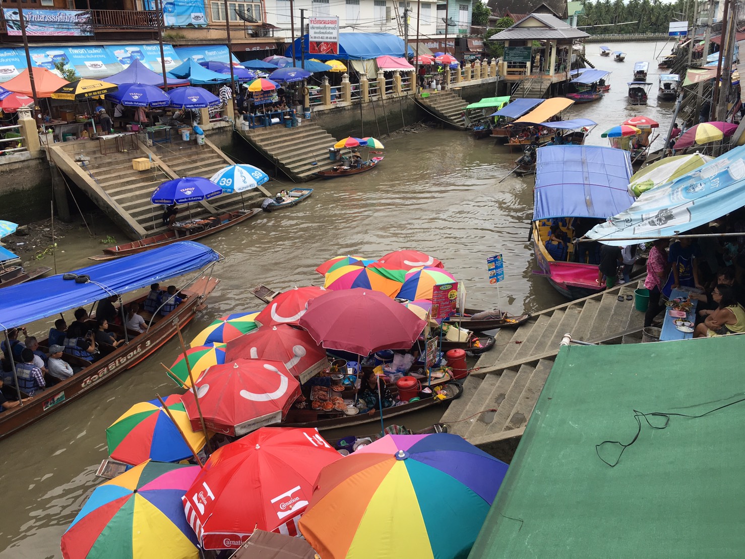 アンパワー水上マーケット,Amphawa Floating Market,ตลาดน้ำอัมพวา,タイ,バンコク,旅行,観光,スポット,水上マーケット,市場,ローカル市場,行き方,説明