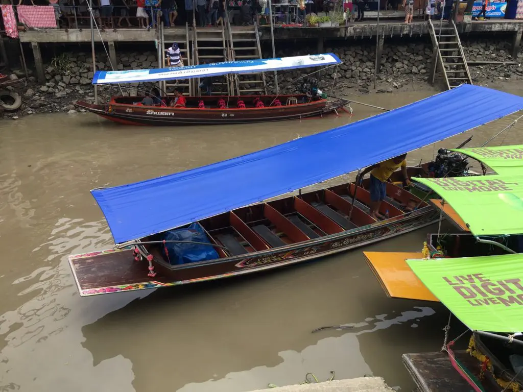アンパワー水上マーケット,Amphawa Floating Market,ตลาดน้ำอัมพวา,タイ,バンコク,旅行,観光,スポット,水上マーケット,市場,ローカル市場,行き方,説明