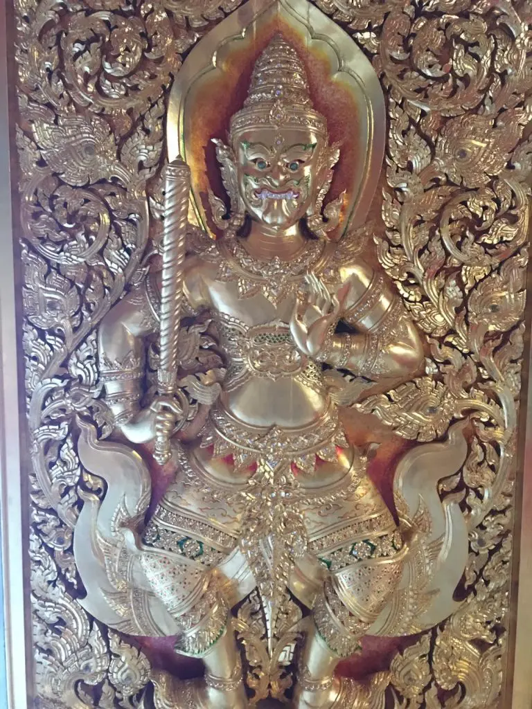 タイ,バンコク,ワットパクナム,パクナム寺院,Wat Paknam,วัดปากน้ำ ภาษีเจริญ,行き方,観光,スポット,天井画,おすすめ,説明