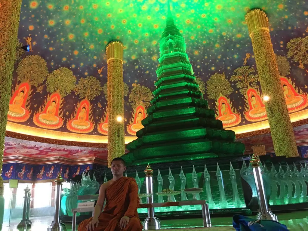 タイ,バンコク,ワットパクナム,パクナム寺院,Wat Paknam,วัดปากน้ำ ภาษีเจริญ,行き方,観光,スポット,天井画,おすすめ,説明