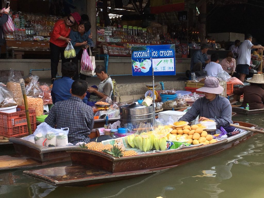 タイ,バンコク,観光,おすすめ,水上マーケット,ダムヌンサドゥアック水上マーケット,Damnoen Saduak Floating Market,ตลาดน้ำดำเนินสะดวก,行き方,説明,住所,地図