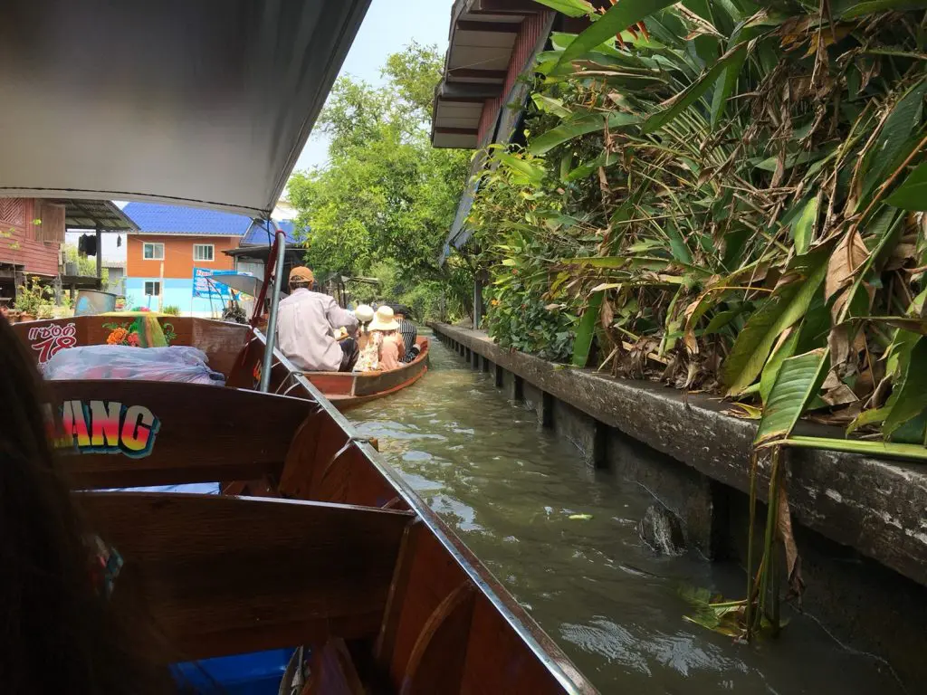 タイ,バンコク,観光,おすすめ,水上マーケット,ダムヌンサドゥアック水上マーケット,Damnoen Saduak Floating Market,ตลาดน้ำดำเนินสะดวก,行き方,説明,住所,地図