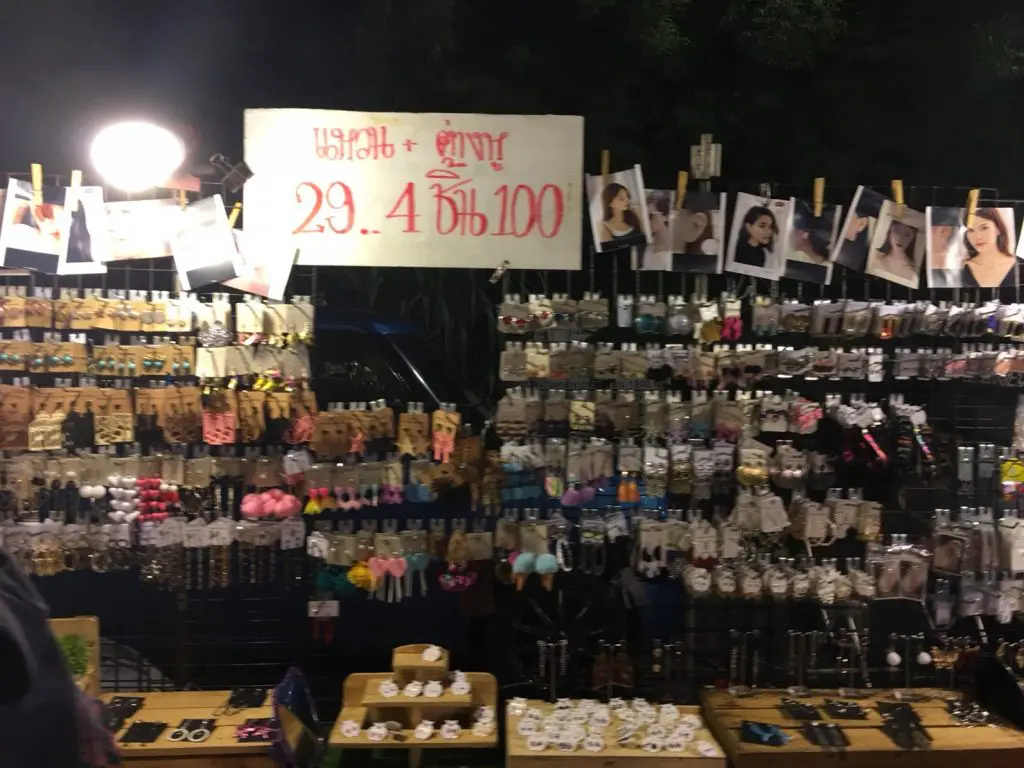 JJ Green,JJグリーン,タイ,バンコク,観光,スポット,市場,ナイトマーケット,モーチット駅,チャトゥチャックパーク駅,BTS,MRT,行き方,説明,地図