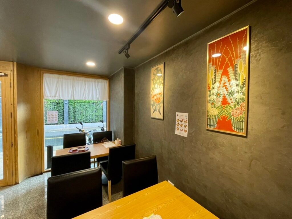 小料理結び(Koryori Musubi)のお店のようす