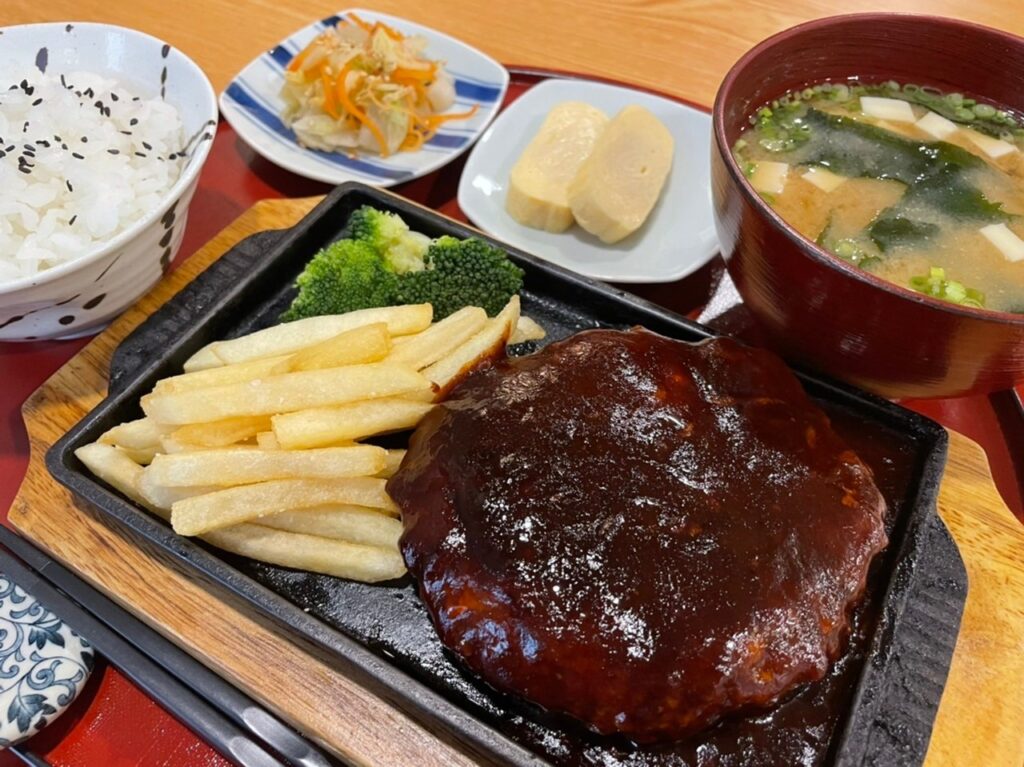 近藤かおりのレビュー：私のお気に入りは手作りのハンバーグステーキ240B、セット350Bの画像