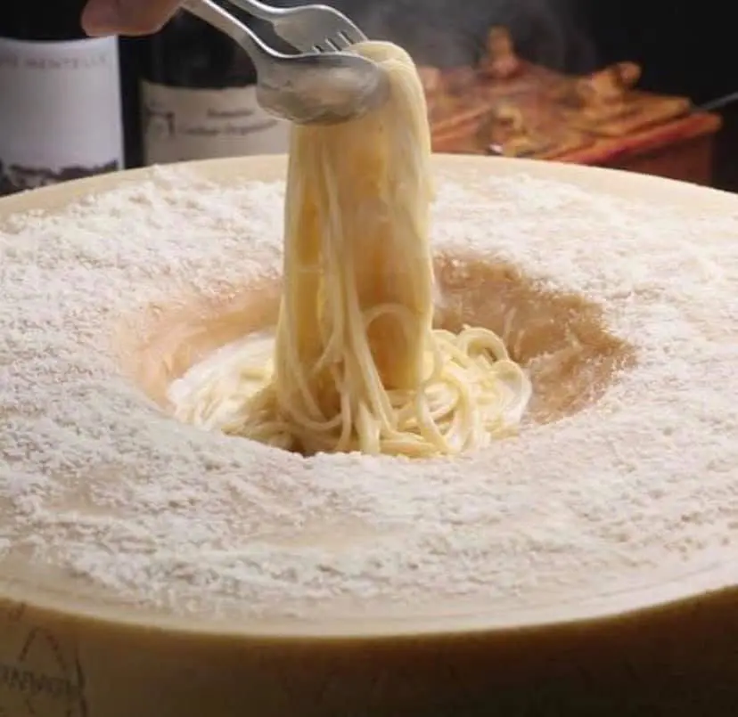ホールチーズパスタ