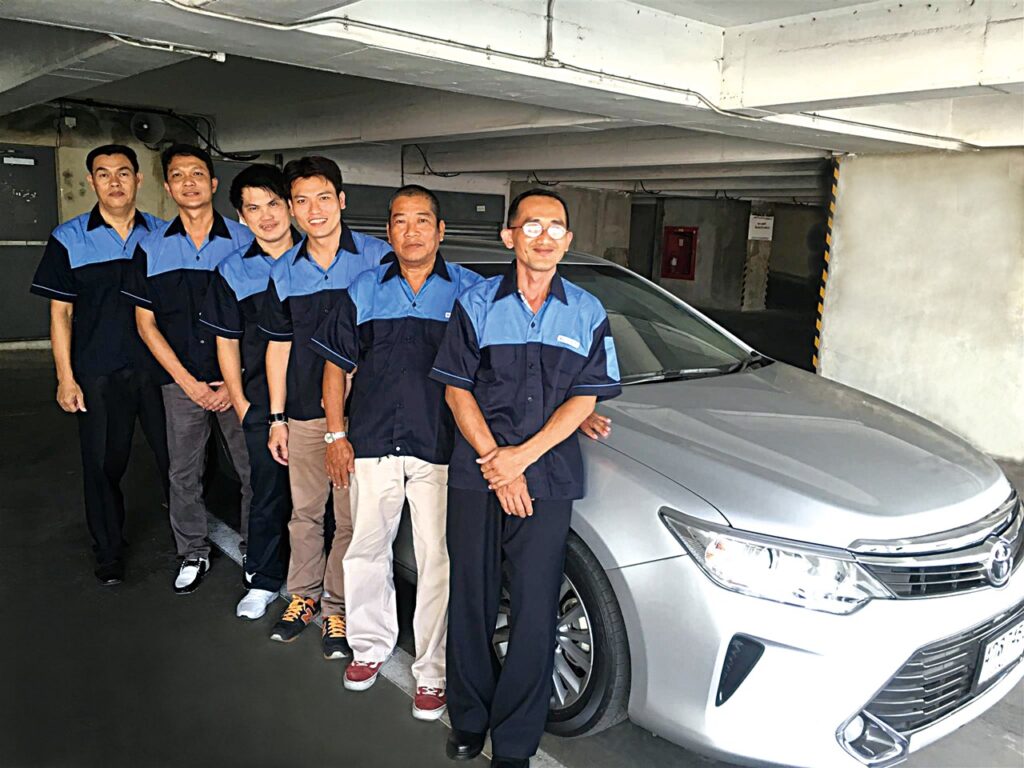 ヴィゴラスの教育の行き届いたスタッフ達の紹介。