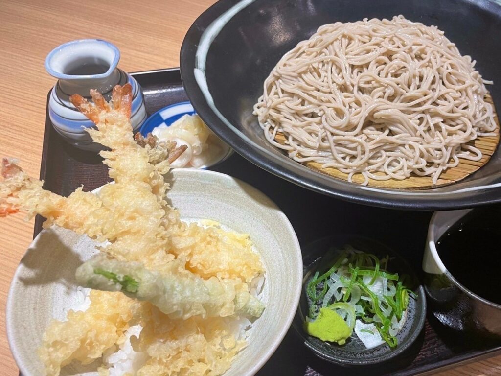 そば3玉の海老天盛り
