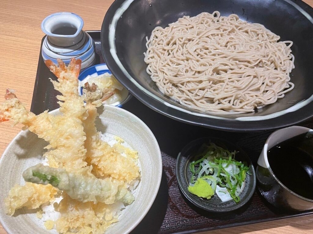 そば2玉の海老天盛り
