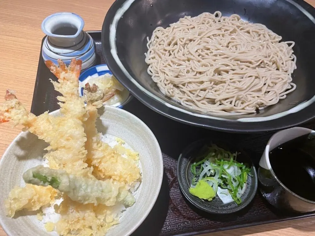 そば2玉の海老天盛り