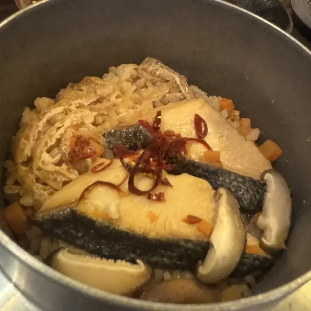 タコと大根の釜めし