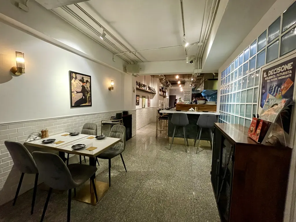 ビストロ 洋食にいがた 店内の写真
