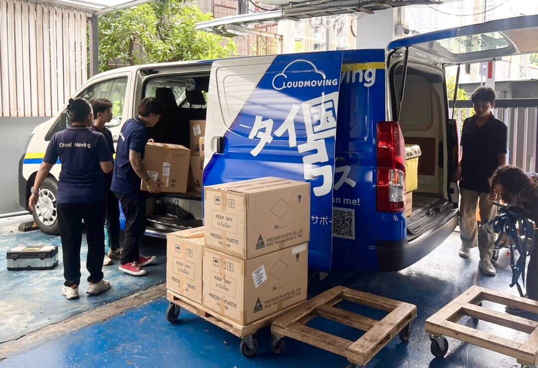 タイでの引越しおすすめ業者クラウドムービングの作業風景