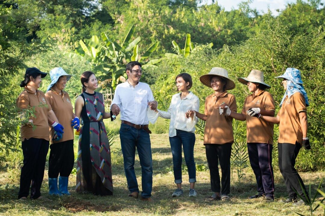 at ease スコータイハーブ農園の紹介とタイ人スタッフの方々