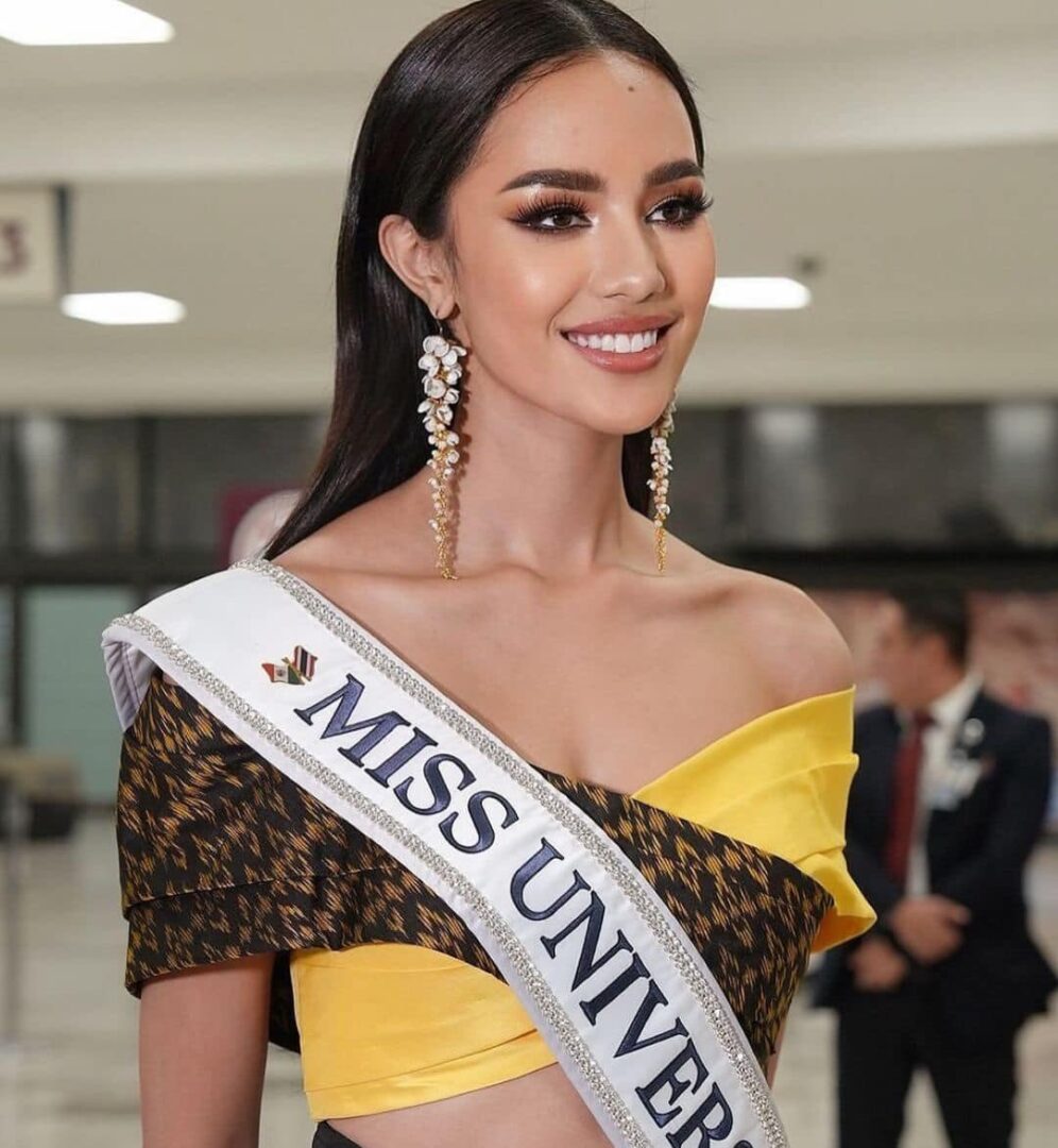 Miss Universeのサッシュをかけた2024年タイランド代表のスチャーター・チュアンシーさん