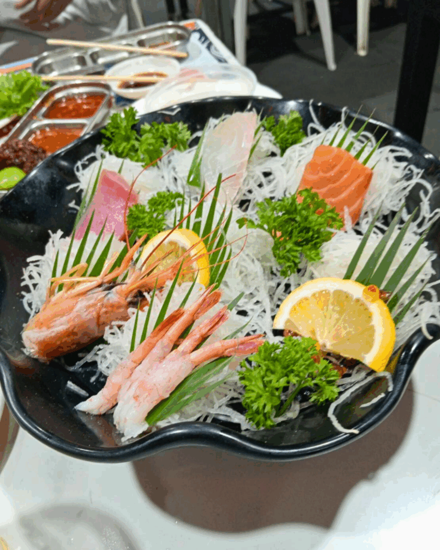 プレミアムコースの刺身盛り合わせ