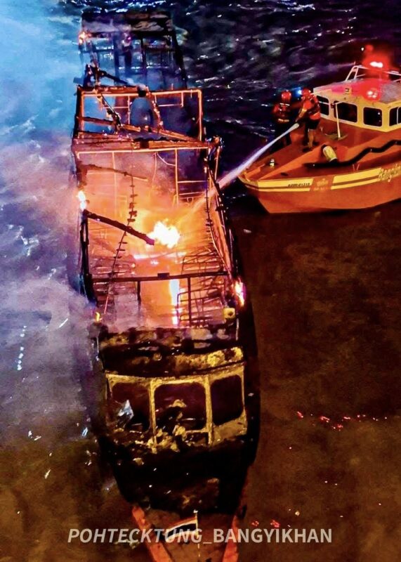 チャオプラヤー川で旅客船3隻が炎上 アジアティークの近くの様子