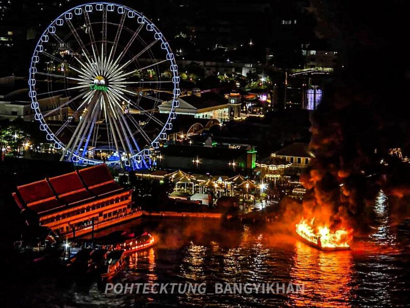 チャオプラヤー川で旅客船3隻が炎上 アジアティークの近くの様子