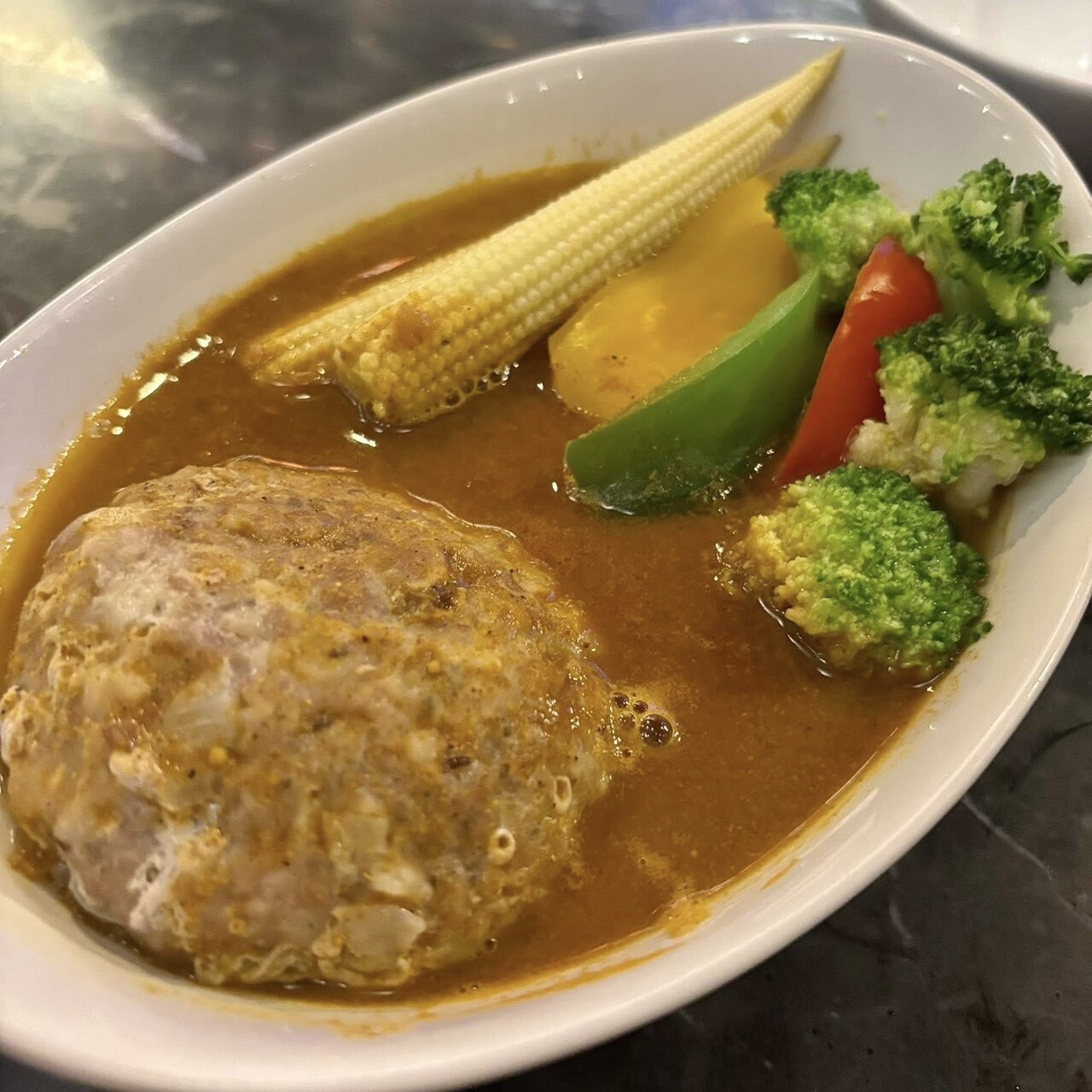 D-owl restaurantのハンバーグカレー
