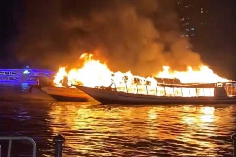 チャオプラヤー川で旅客船3隻が炎上 アジアティークの近くの様子