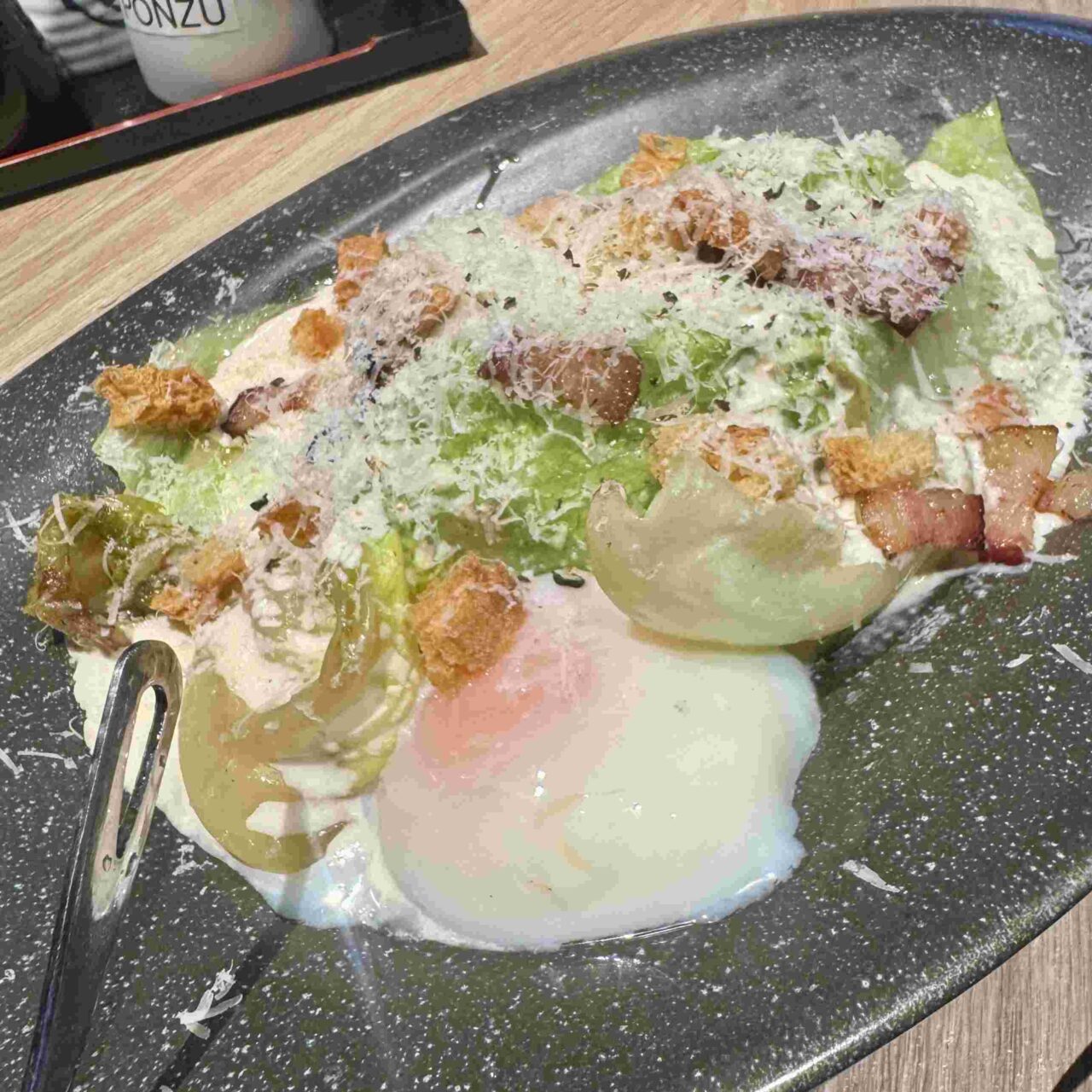 あお季 バンコク トンローのレビュー シーザーサラダ