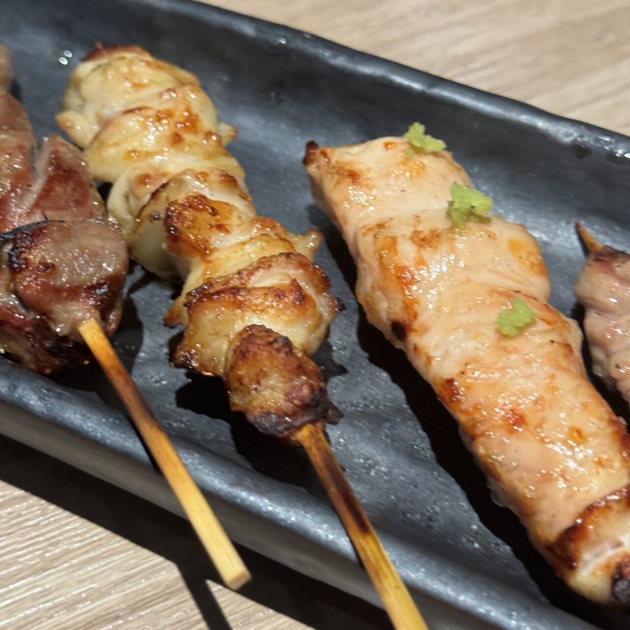 あお季 バンコク トンローのレビュー 串焼き