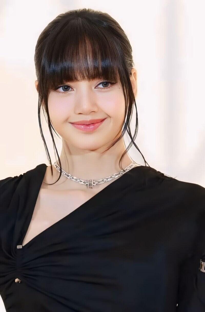 BLACKPINK-LISAの画像