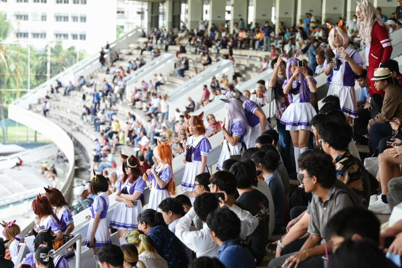 タイの競馬場で実際に行われたウマ娘のコスプレイベント