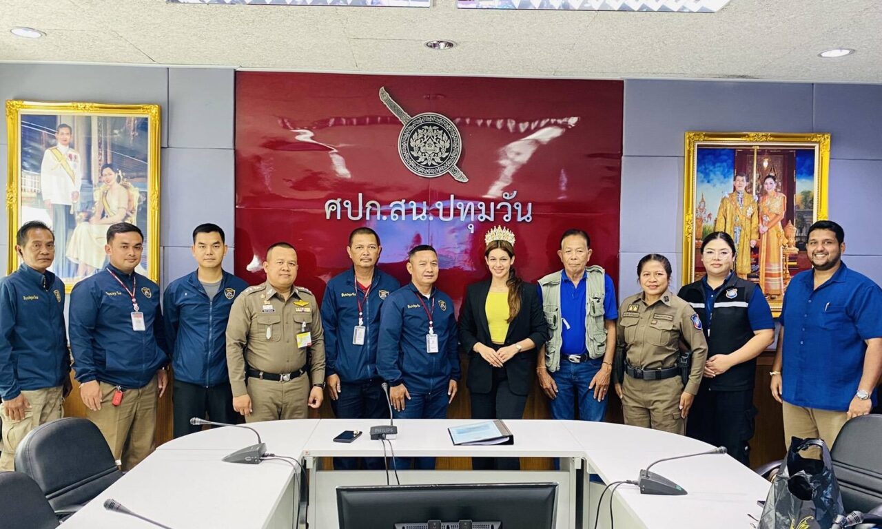 リハシャ・リンゼイ＝ホワイトさん（Lihasha Lindsay-White / ミス・ユニバース・スリランカ2025）とタイ警察