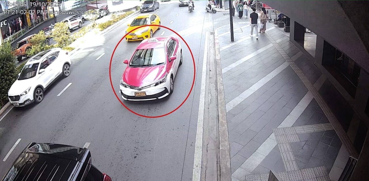 忘れ物をしたタクシーの映像