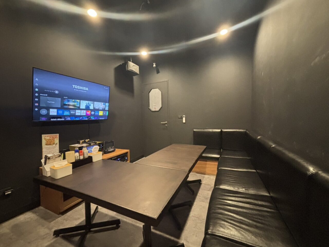 恵美須商店エカマイ店のカラオケルーム