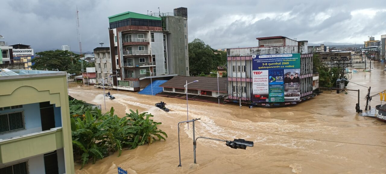 救援のジェットスキー舞台の登場