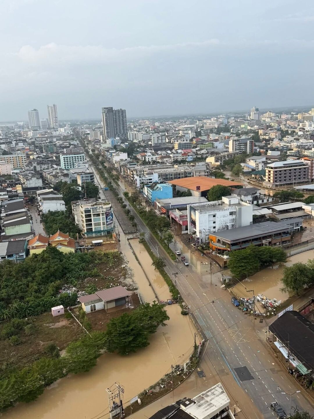水位が下がったハジャイの様子5