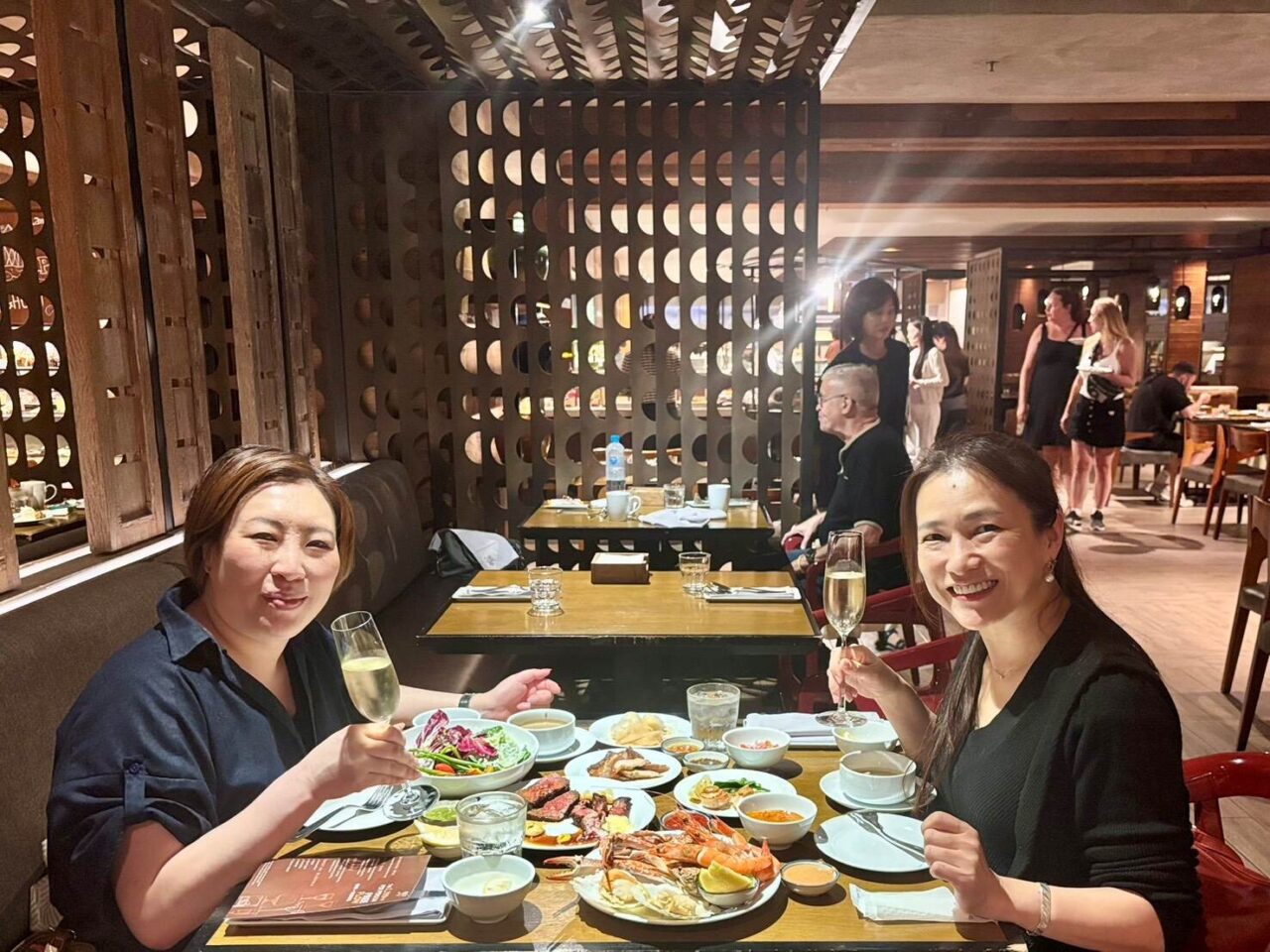 食べ放題を堪能している様子。 Goji Kitchen+Barのレビュー近藤かおり2026/01/23